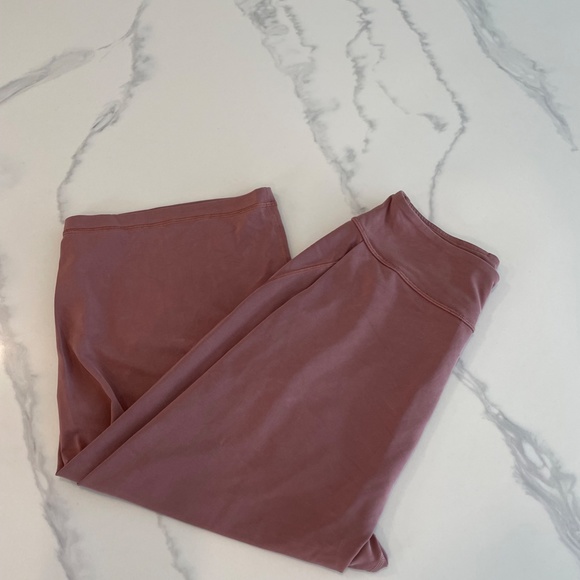 Lululemon High Rise 19" Cropped Yoga Pant Size 4 - Rose - Picture 6 of 10